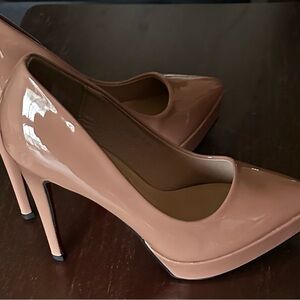 Nude high heel platform stiletto Size 7/37. Comfortable. Can wear long time.